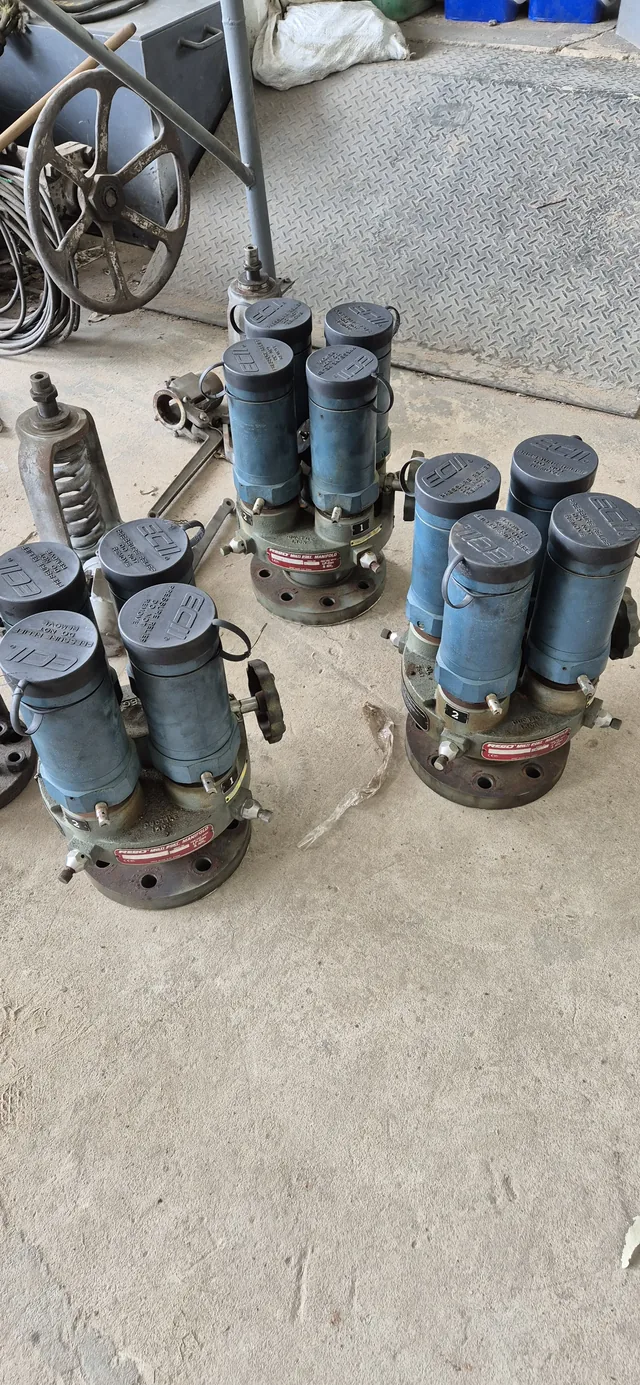 Conjunto de válvulas de seguridad en mantenimiento de taller