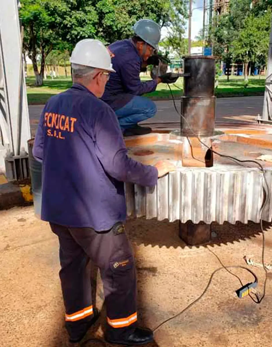 Diseño técnico de soluciones industriales con equipo TECNICAT en planta